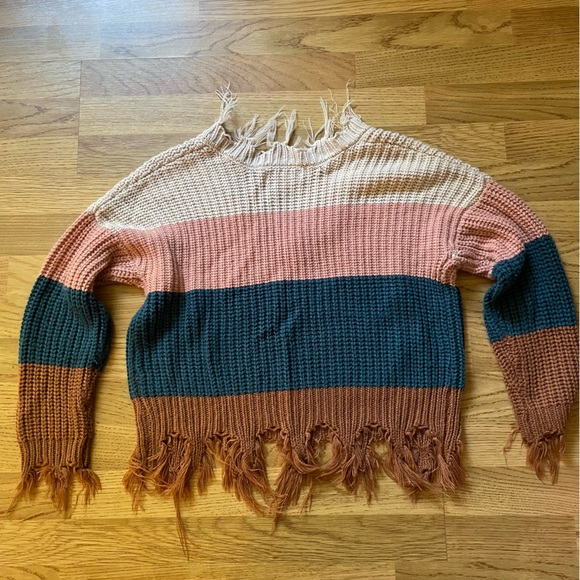 Love Tree over-sized knit fringe cropped sweater - Picture 2 of 4